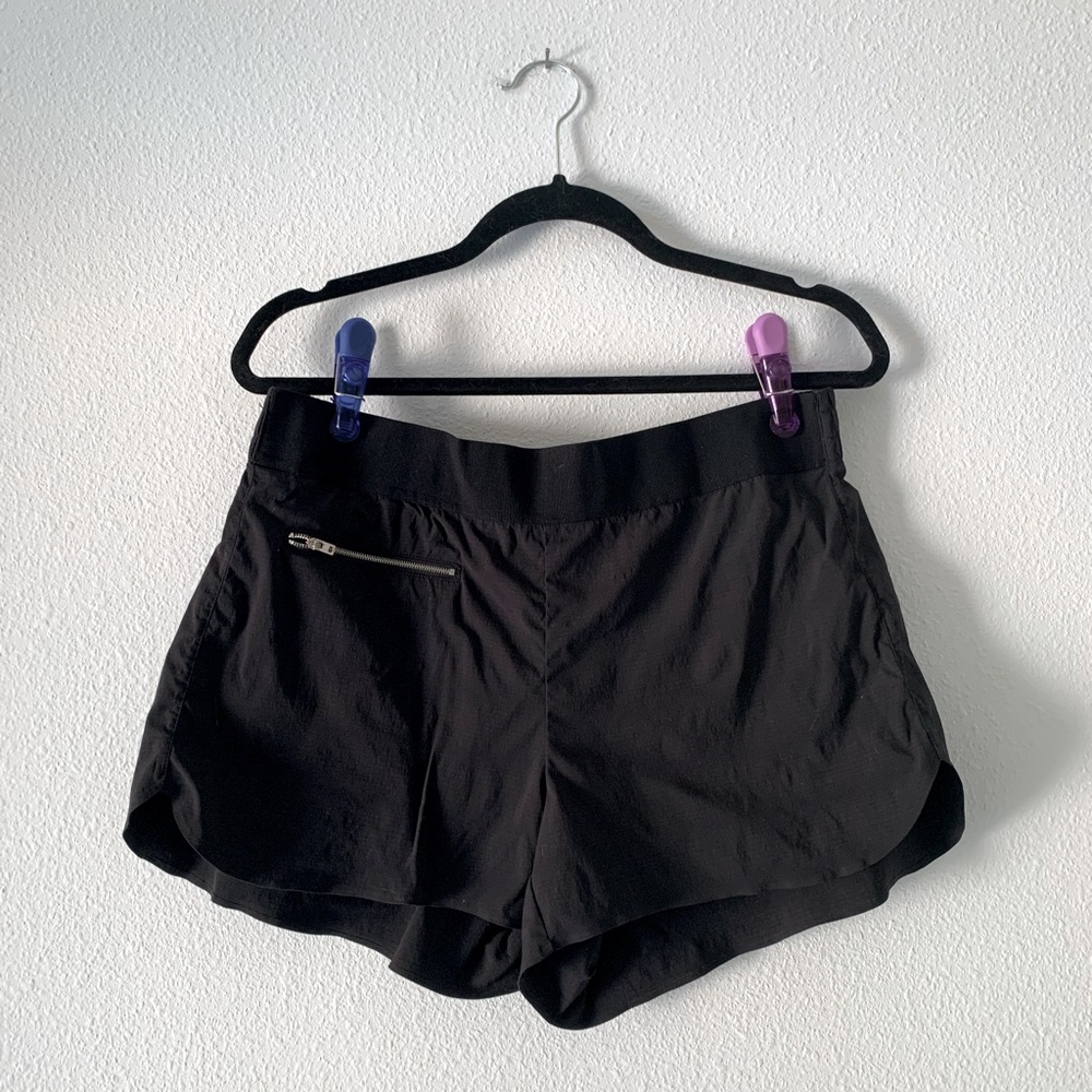 Athleta Quick Dry Shorts with Pockets